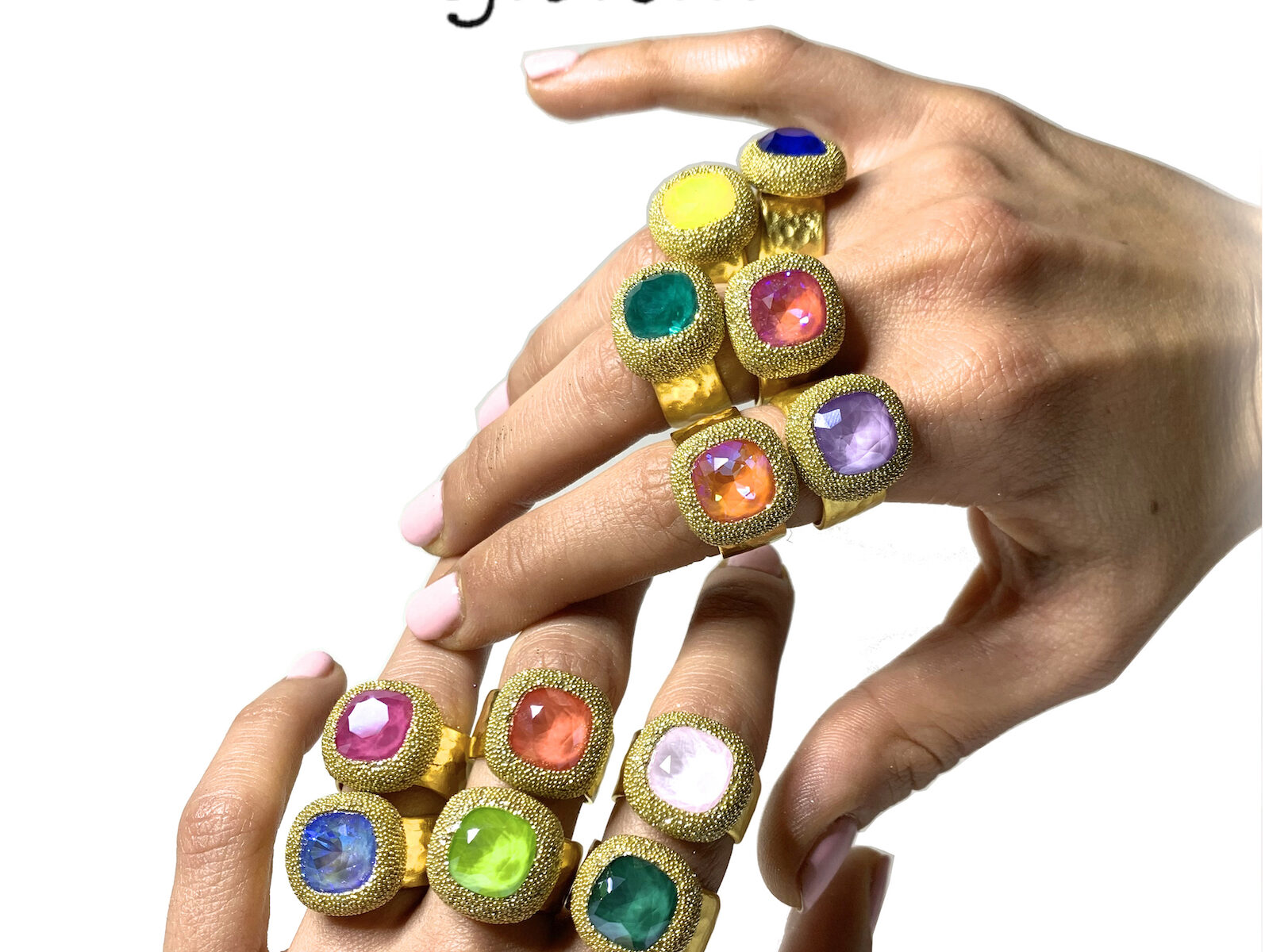 anelli multicolor boho della collezione bonbon con Swarovski